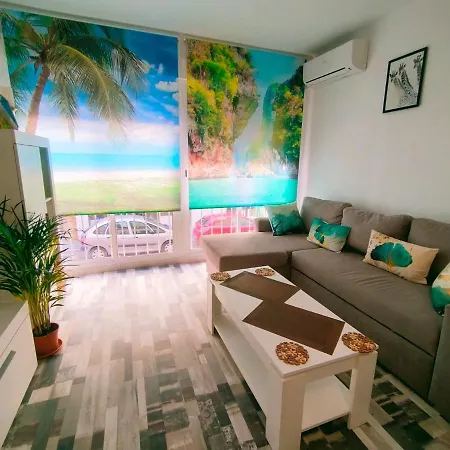 Alhondiga El Palo Apartmán *