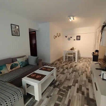 Alhondiga El Palo Apartmán *